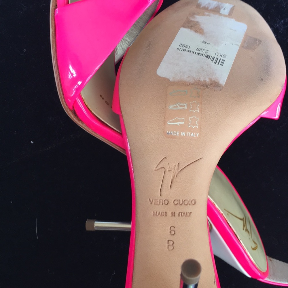 🎉Host Pick🎉NEW Giuseppe Zanotti Pink /Wh. Sandal - Picture 13 of 14